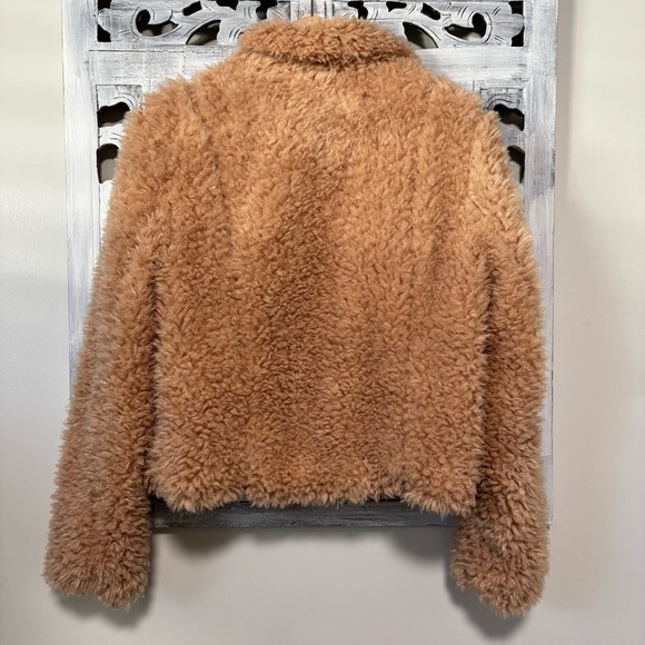 Blank NYC Faux Fur Teddy Bear Tan/Nude Open Front Collared Crop Jacket NWOT - Picture 3 of 7